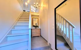 Mercury House, Cathedral View ! Free Parking !